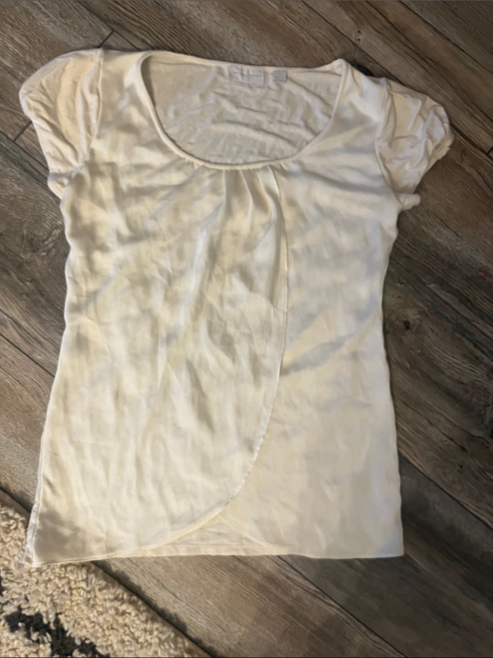 Women’s Cream Short Sleeve Scoop Neck satin and cotton top